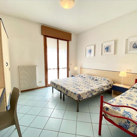 Villa Santin Carraro Immobiliare - Family Apartments Lido di Jesolo Kültér fotó