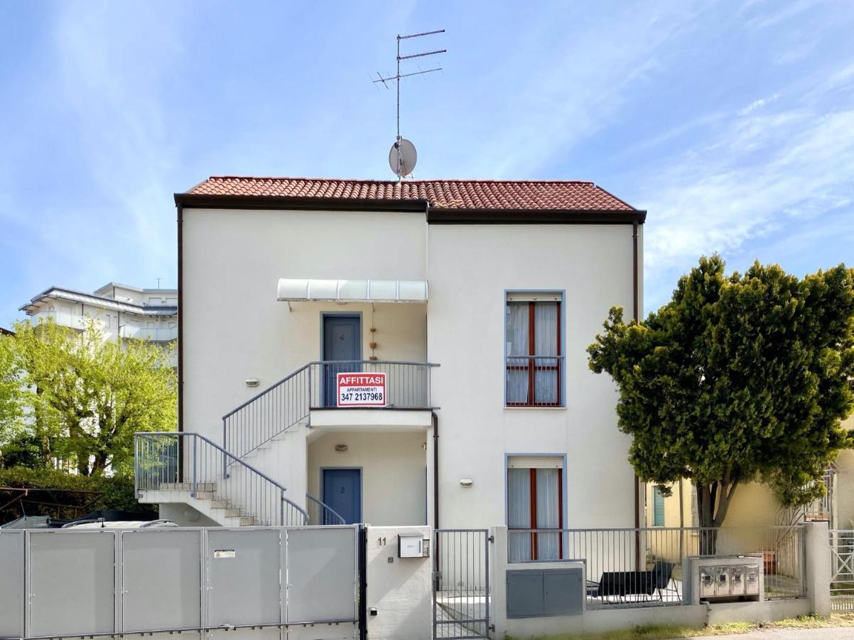 Villa Santin Carraro Immobiliare - Family Apartments Lido di Jesolo Kültér fotó