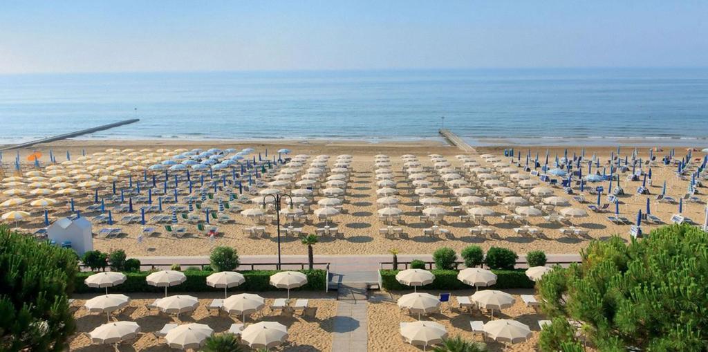 Villa Santin Carraro Immobiliare - Family Apartments Lido di Jesolo Kültér fotó