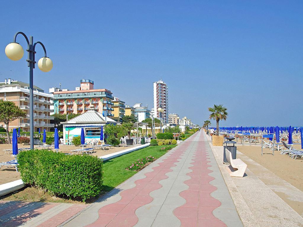 Villa Santin Carraro Immobiliare - Family Apartments Lido di Jesolo Kültér fotó